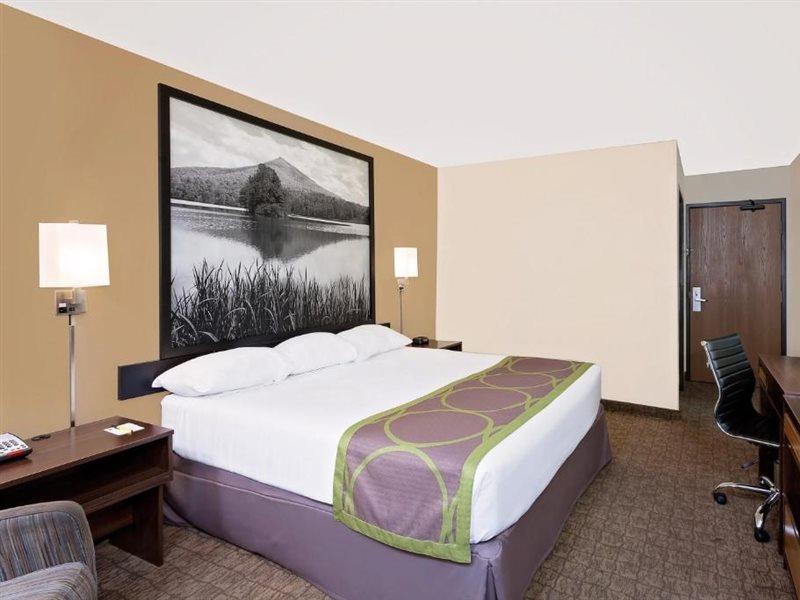 Super 8 by Wyndham Lebanon Hotel Bagian luar foto