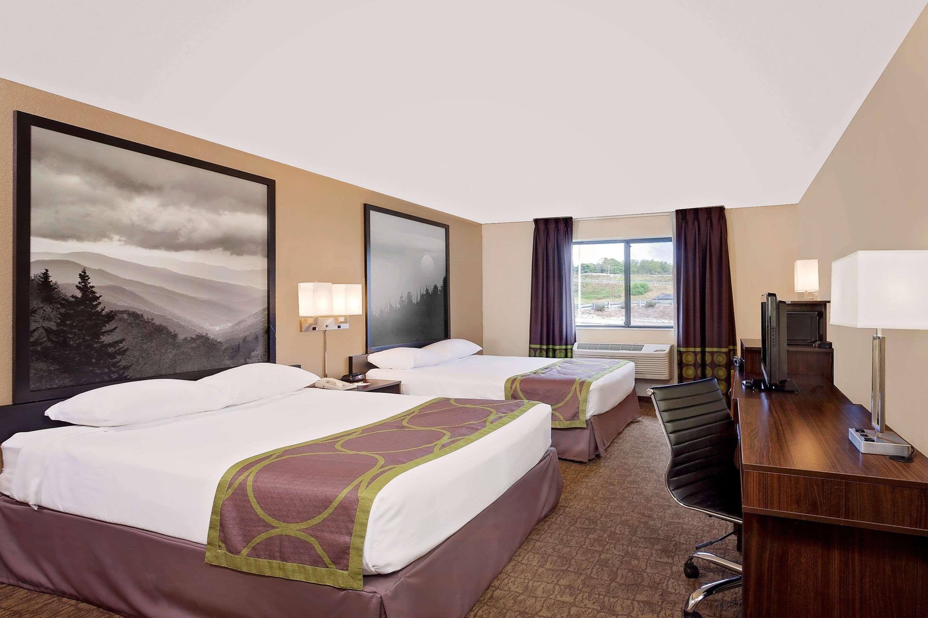 Super 8 by Wyndham Lebanon Hotel Bagian luar foto