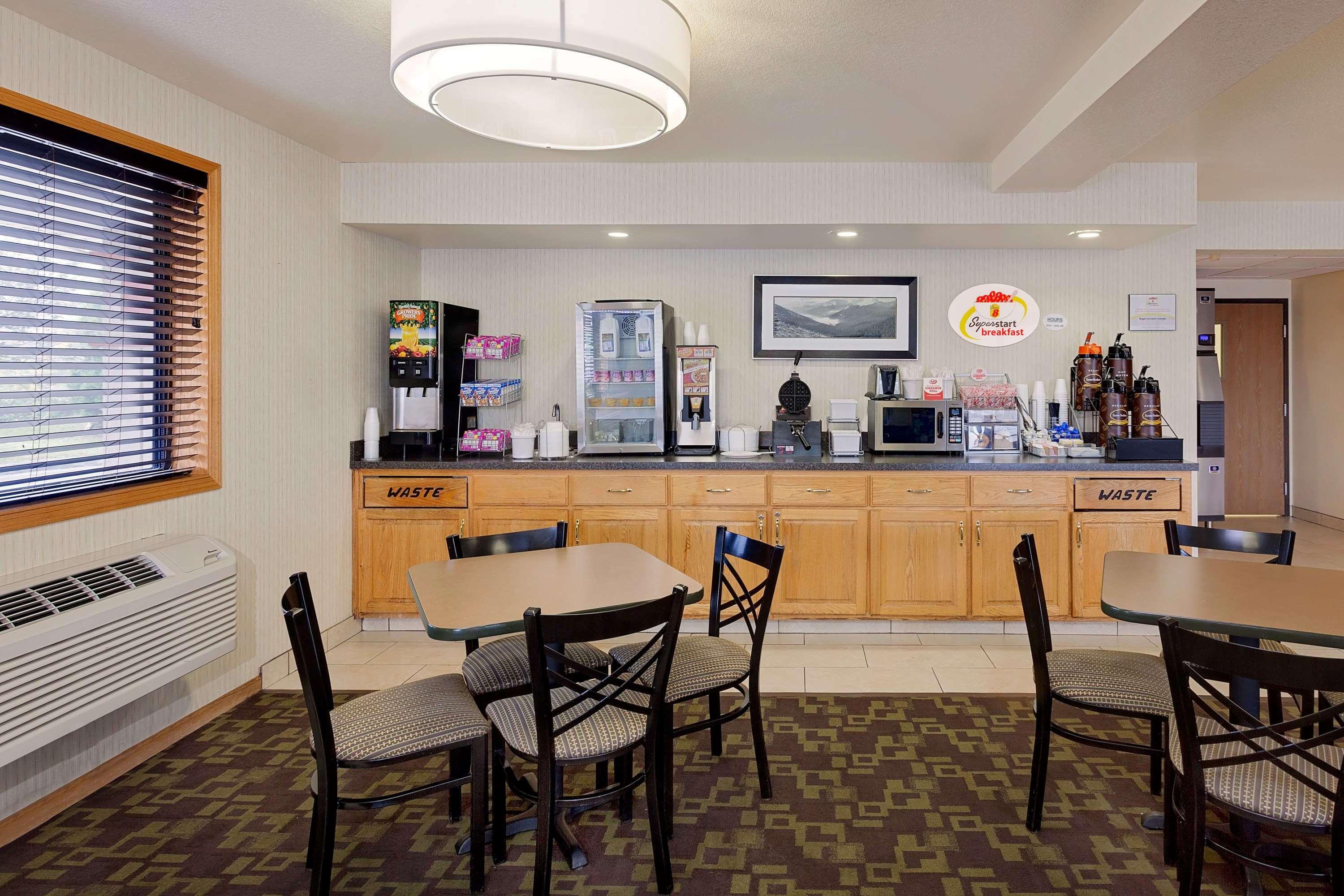 Super 8 by Wyndham Lebanon Hotel Bagian luar foto