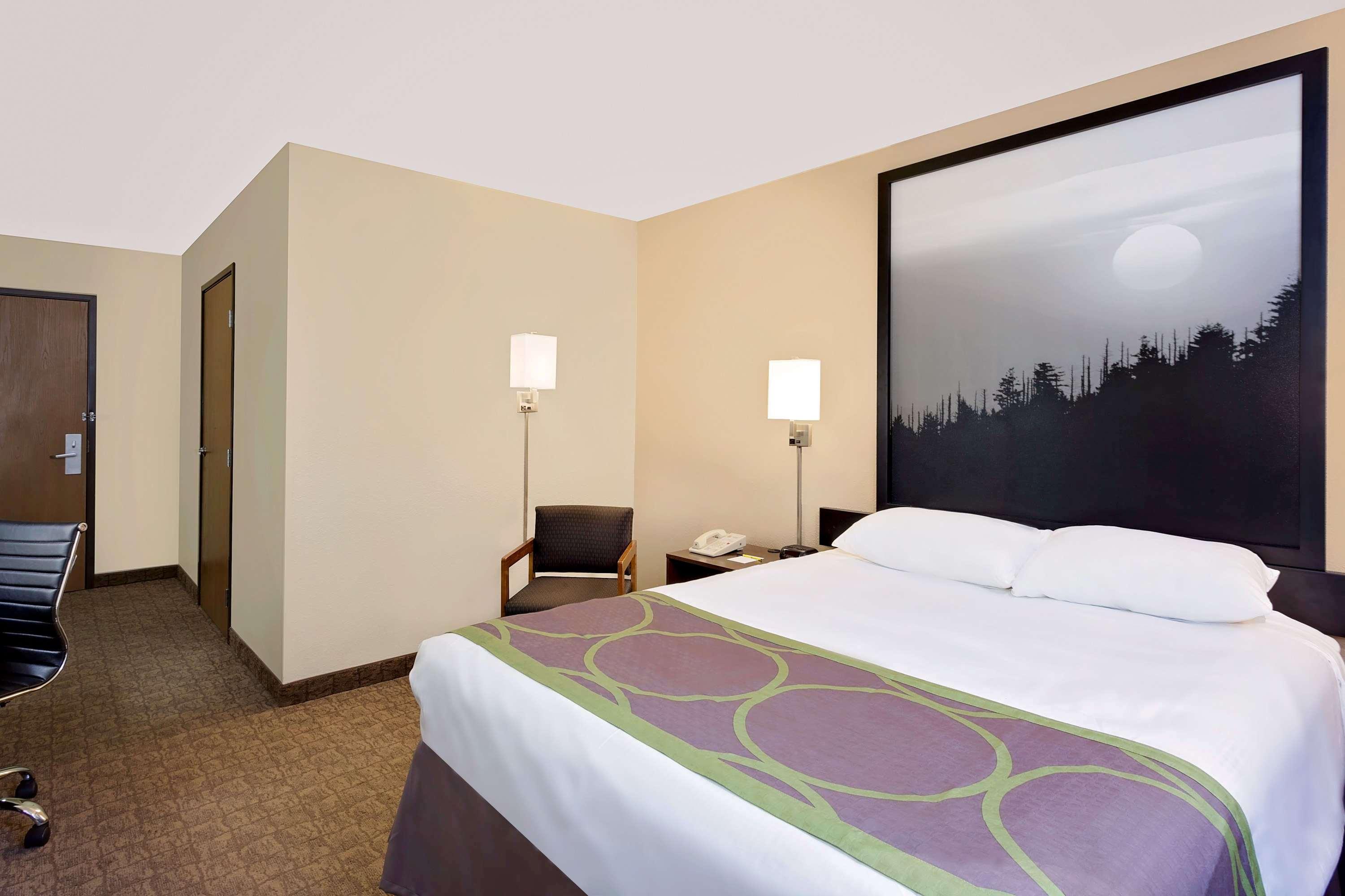 Super 8 by Wyndham Lebanon Hotel Bagian luar foto